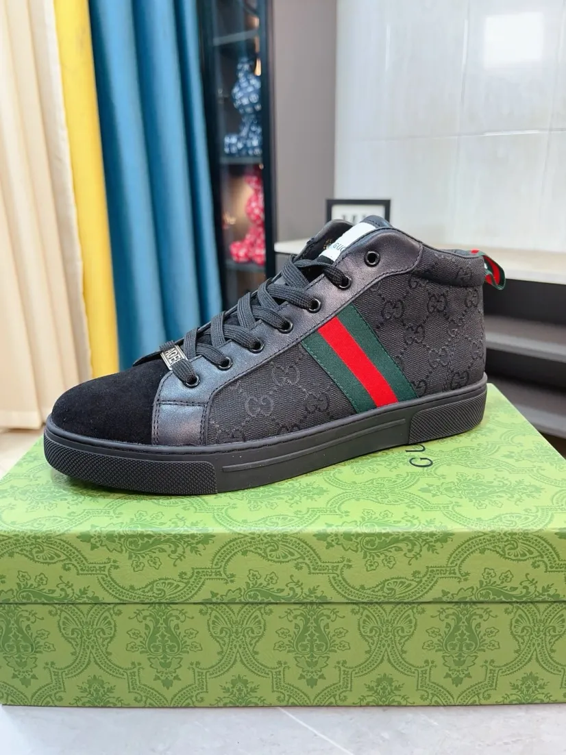 Men's shoes 💰440🌹🌹GUCCI [Gucci] New high-top men's shoes, a high-end brand, the latest fashionable casual men's shoes, trendy and versatile, relaxed and sporty style, uppers imported from Italy, first-layer cowhide, genuine leather lining, and ultra-fine workmanship. Original personalized fashionable rubber wear-resistant outsole, light and comfortable on the foot, size 38-44